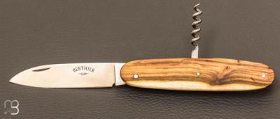 2-piece "Navette" model pocket knife by Berthier - Pistachio wood and XC75 carbon blade
