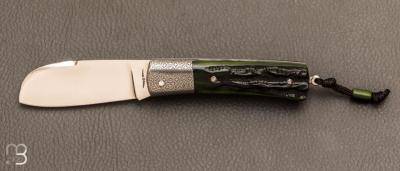 Green tinted Jigged bone "Mini Promenade" knife by Erwan Pincemin
