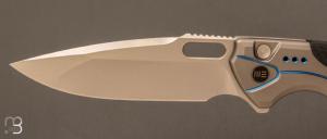 Couteau  "  Exciton WE22038A-3 " WE KNIFE - Gray Titanium et CPM 20CV