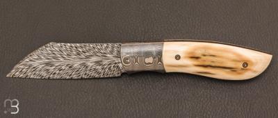    Couteau  "  Wharncliffe  " custom pliant par Milan Mozolic - Ivoire de mammouth et damas plume