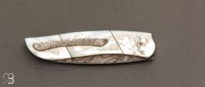 Couteau  "  Gyr " front flipper custom par Tim Bernard - Nacre et damas Baker Forge