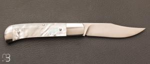   Couteau  "  Slipjoint" pliant fait main par Thierry Chevron - Nacre blanche et RWL-34