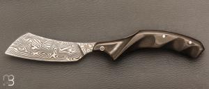 Couteau " Phasme " par la Coutellerie Savignac - Fibre de carbone et lame damas