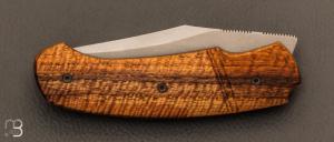   Couteau  "  Front-flipper custom " par Fabrice Delbart - Forge Celtique - Padouk ondé et lame en RWL-34