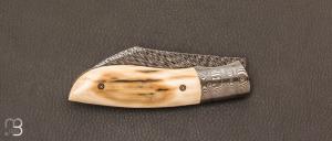    Couteau  "  Wharncliffe  " custom pliant par Milan Mozolic - Ivoire de mammouth et damas plume