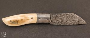    Couteau  "  Wharncliffe  " custom pliant par Milan Mozolic - Ivoire de mammouth et damas plume