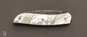 Couteau  "  Gyr " front flipper custom par Tim Bernard - Nacre et damas Baker Forge